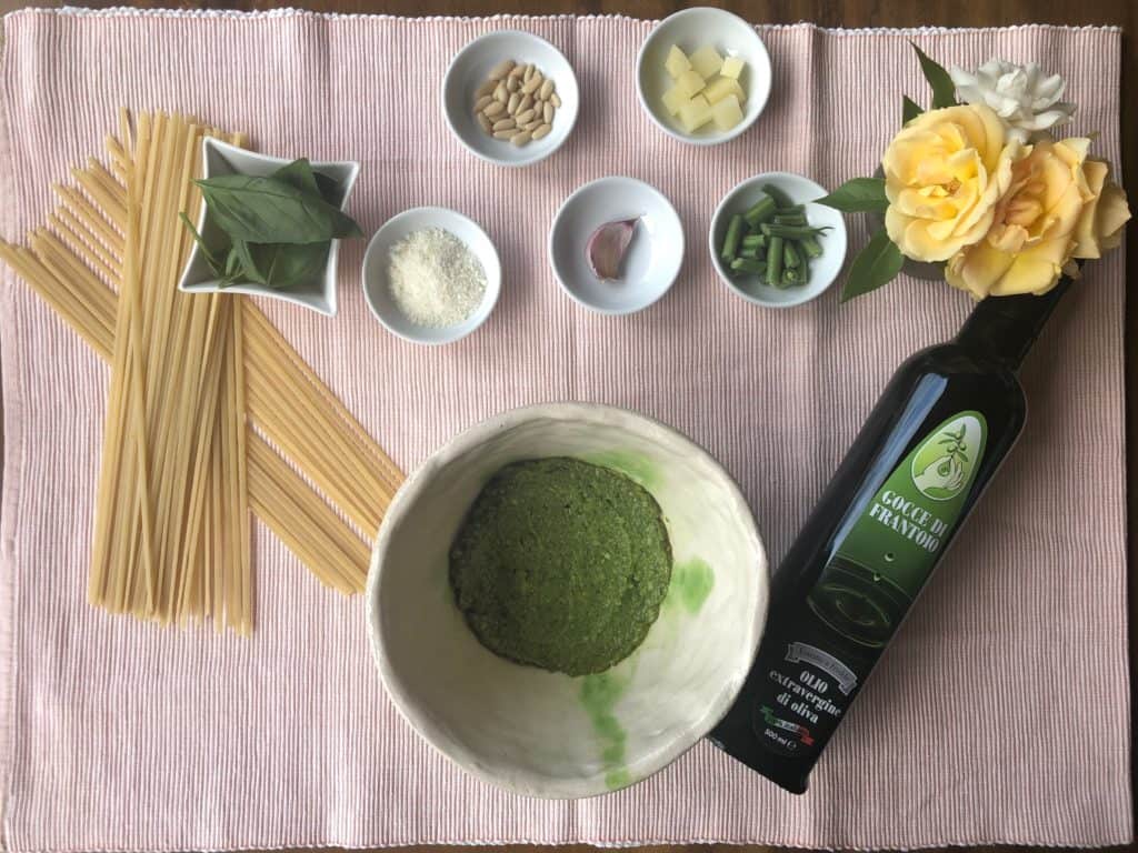 ingredienti pesto linguine reginadeisibillini olio extravergine oliva 1024x768 1