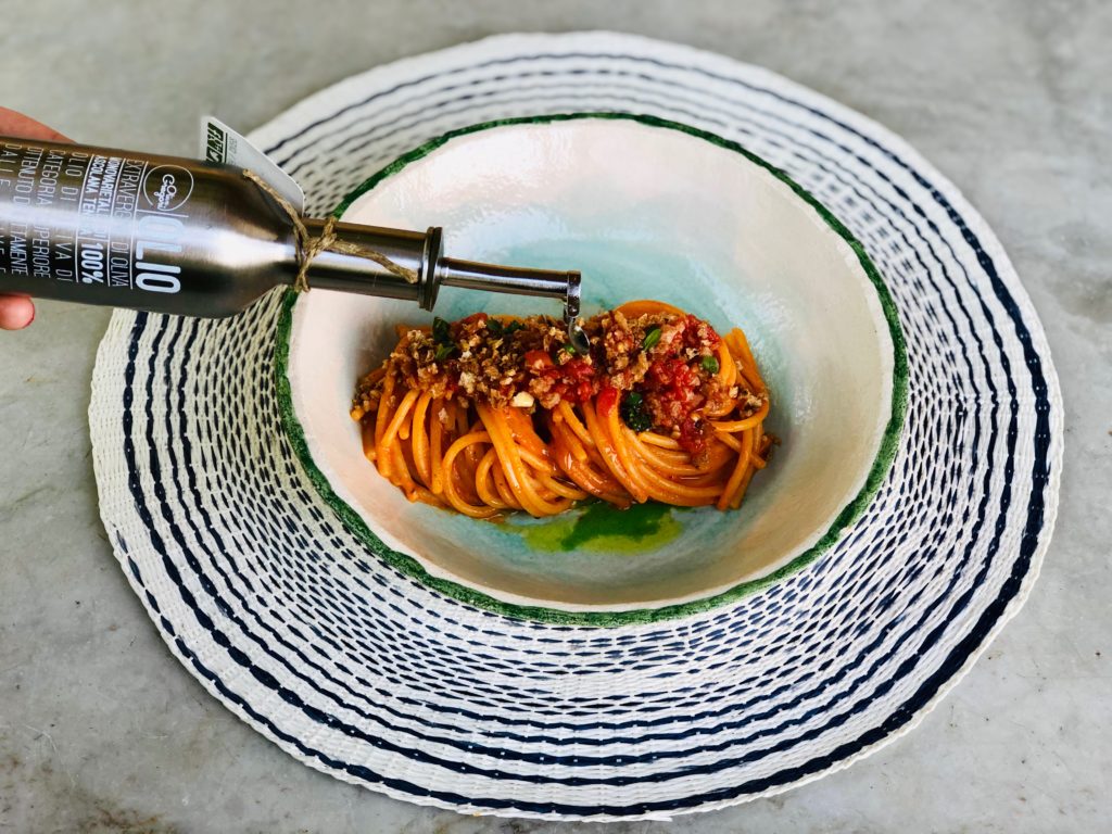 spaghetti con pomodori arrosto